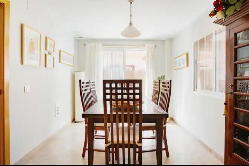 2 La Casa De Marilo Apartman Tomares Kültér fotó
